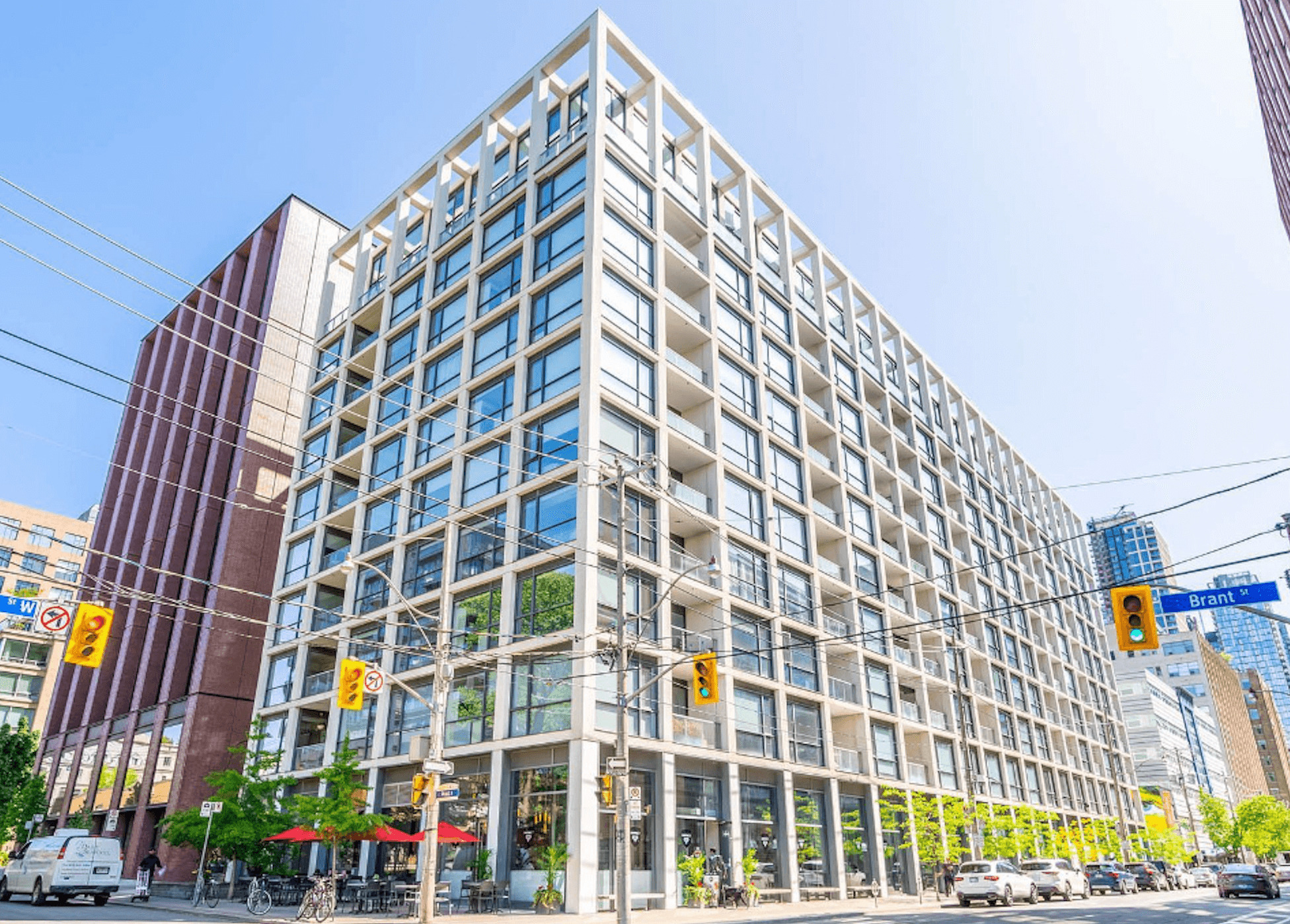 39 Brant Street Brant Park Condos building