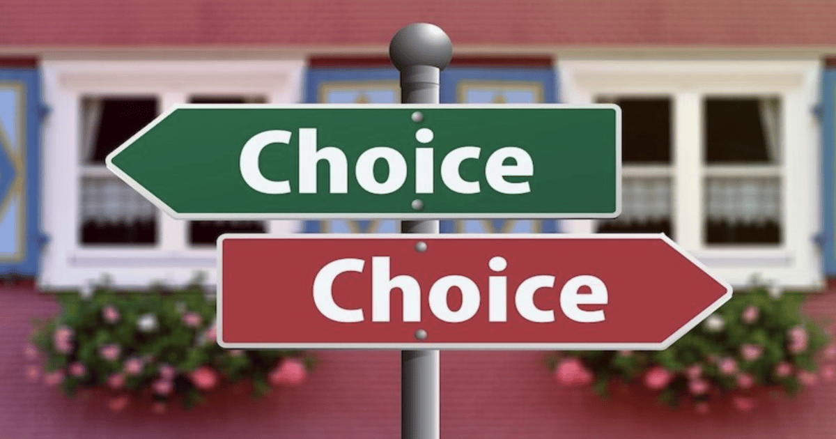 Discount vs Full-Service Realtors Toronto choice