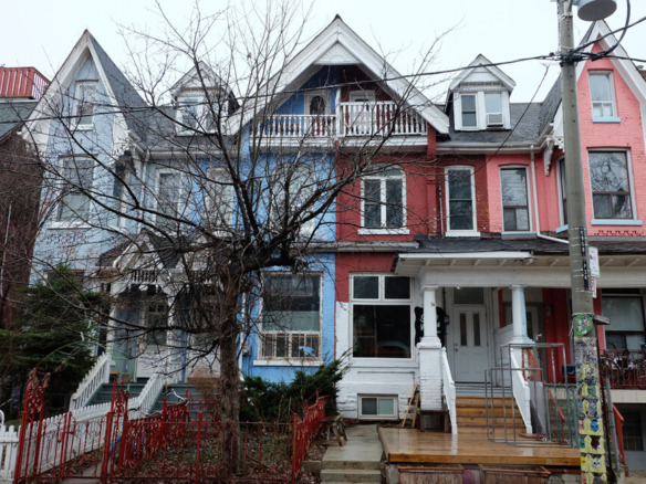 Kensington Market Toronto best neighbourhood for singles