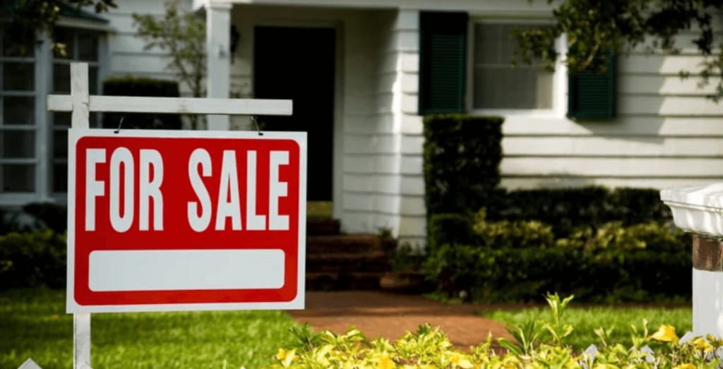 Getting a Toronto Home Inspection: Why It Matters for Homebuyers and Sellers 3 Toronto-home-inspection-seller for sale sign