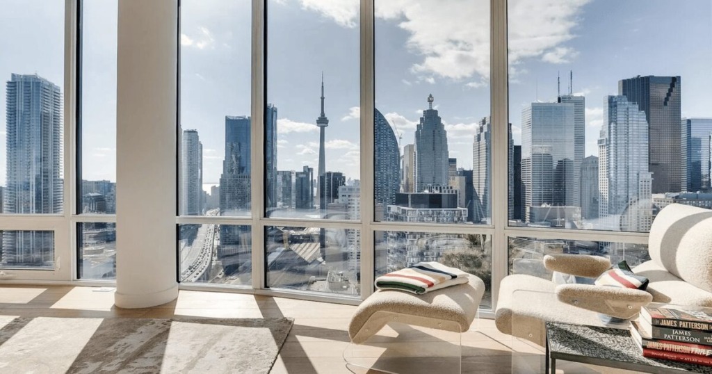 how much does a condo cost in toronto skyline view