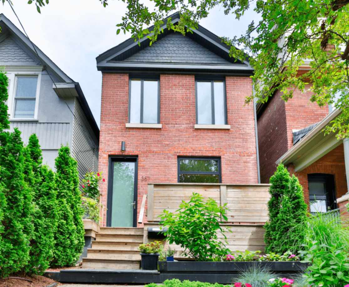 how to buy a house in Toronto - 4 helpful tips