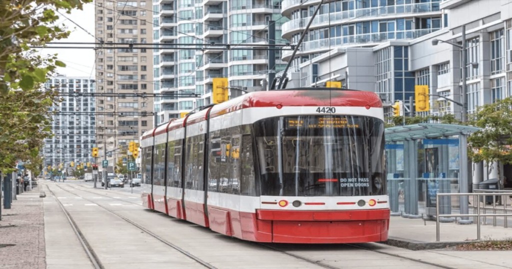 toronto-transit-streetcar downtown